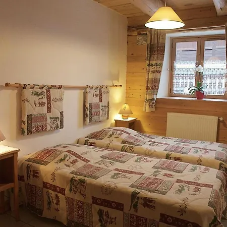 La Ferme Du Mont Blanc 3* קומבלו