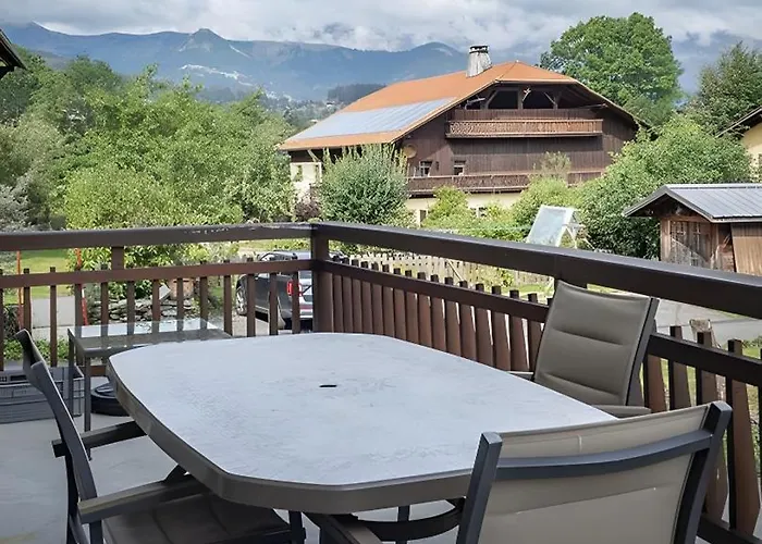 לינה וארוחת בוקר La Ferme Du Mont Blanc 3*
